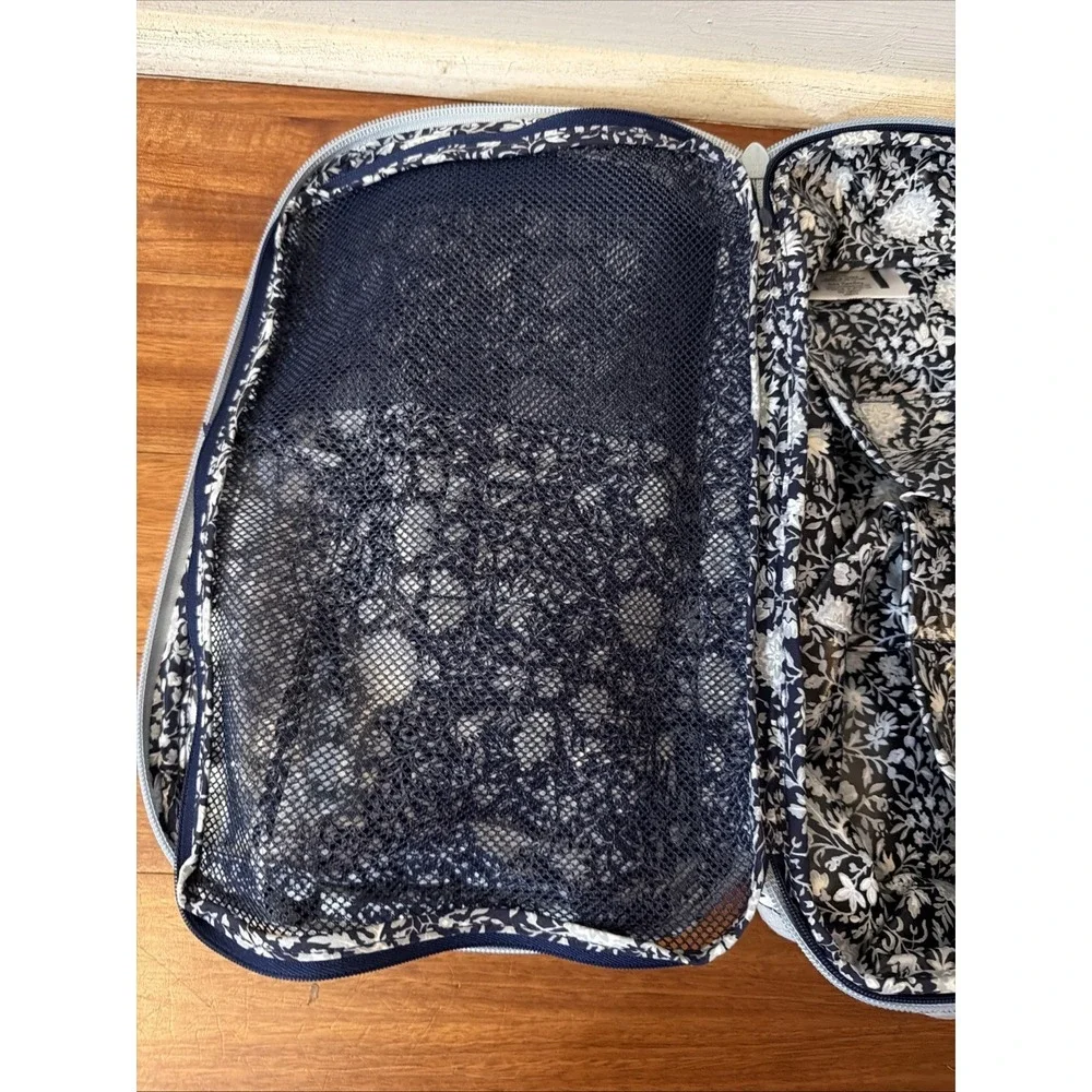 VERA BRADLEY Deluxe Travel Organizer Vanity Case Cosmetics Perennials Gray NWT